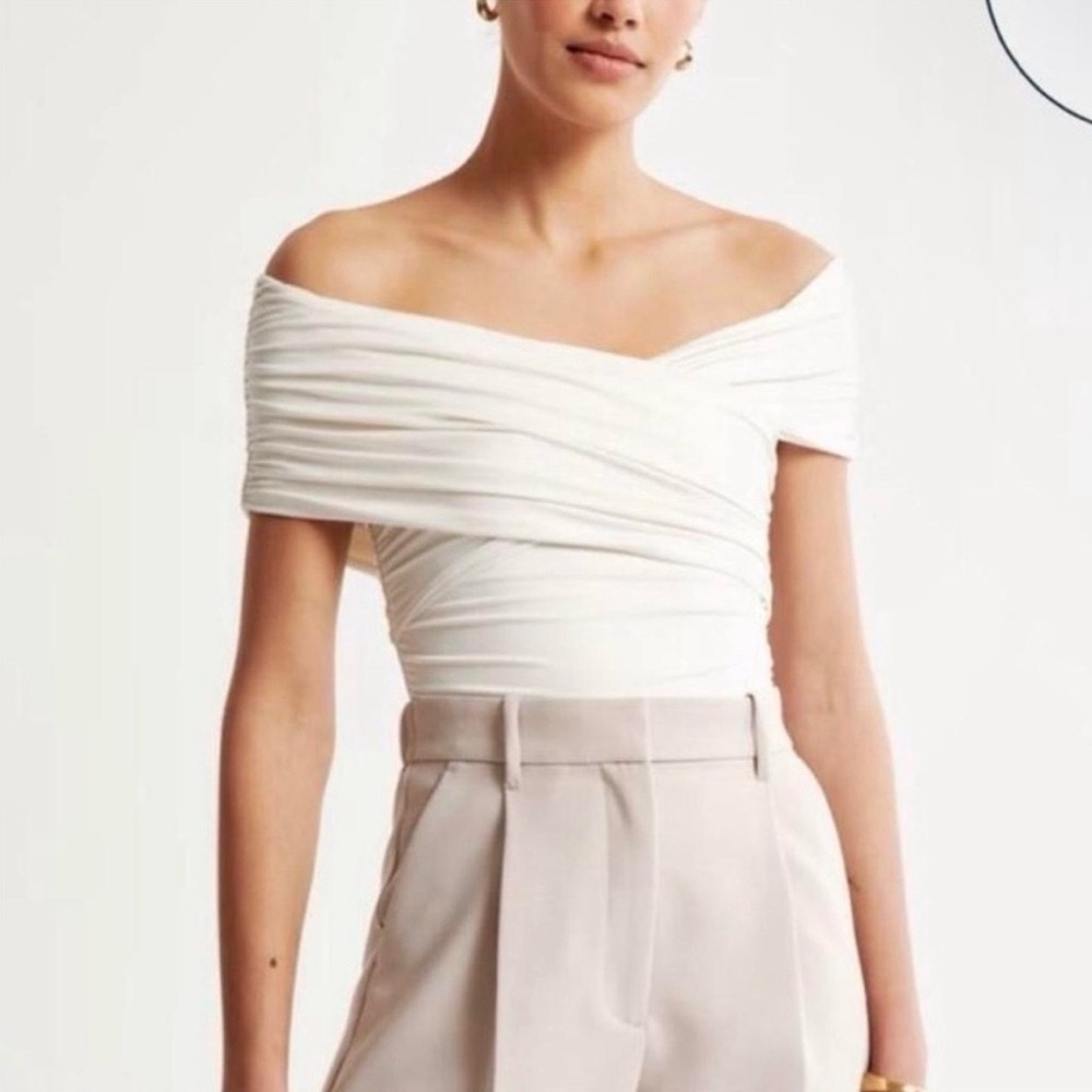 Abercrombie & Fitch Off-Shoulder Asymmetrical White Bodysuit